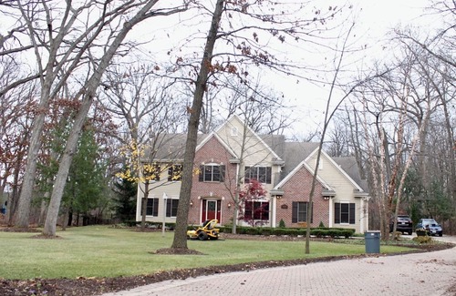 Russell House | Spacious 5-bedroom house with Chefs Kitchen and game room in Pleasant Prairie