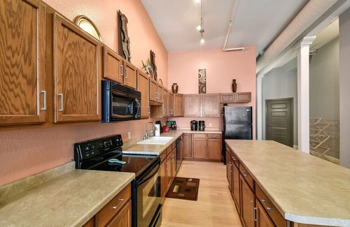 Westown Apartment | 3rdSt Entertainment Dist Downtown MKE Fiserv Forum