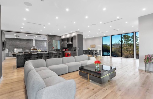 Granada Hills North House | Luxury 5,000 sqft Home W/View &Infinity Pool & Spa!