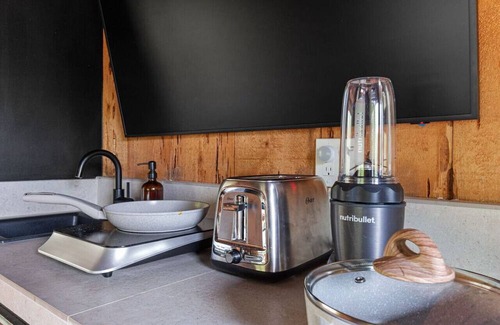 Cornville House | The Spring House Pool & Spa + Oak Creek Access