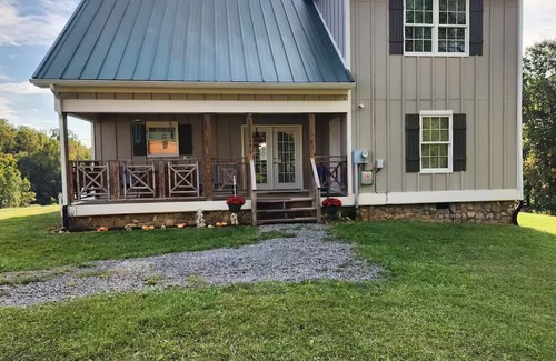 Bristol House | Cottage At Greener Pasture Farm
