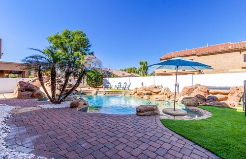 Gilbert House | Golden Glam Palace: Luxury Home with Pool in Gilbert