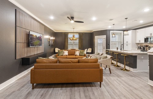 Harvey Hillsides House | Modern Townhome Near Texas A&M