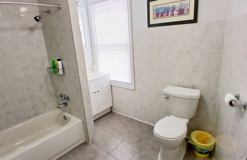 New London Apartment | Cozy small bedroom for one person. Only half mile from Rt.95