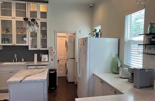 South Redlands House | Redlands Historic Barn House Perfect for gatherings! Extra house next door!