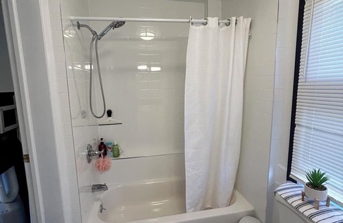 Murray Hill Apartment | Cozy private room in enjoyable Queens with WiFi, AC
