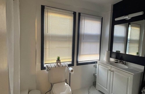 Murray Hill Apartment | Cozy private room in enjoyable Queens with WiFi, AC