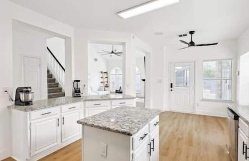 DeSoto Apartment | Palacio · Blissful Bonding Healthy Palace