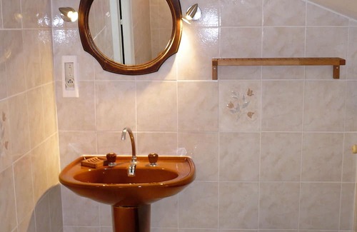 Oulmes Other | Traditional Farmhouse sleeps 12/14, central heating, open fireplace