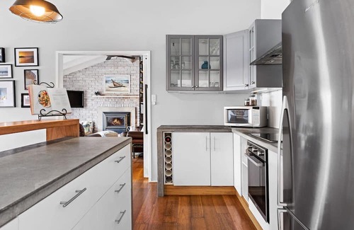 Forresters Beach House | Beachside Bliss Forresters Beach