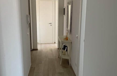 Porta Volta Apartment | Panoramic three-room apartment with two bathrooms near metro Cenisio