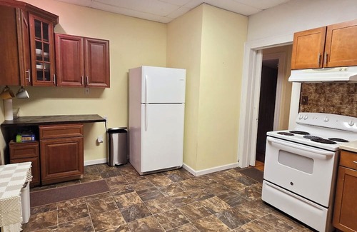 Scranton House | Spacious 5-bedroom Historic Home blending Charm with Modern