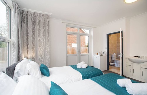 Bray on Thames House | Deluxe Triple room of 3 with view