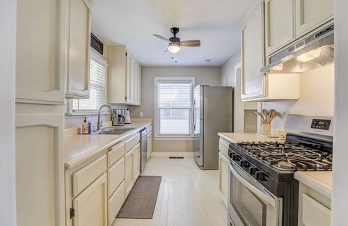 Yuba City House | Bright and newly remodeled 3-bedroom home, close to hospital, shopping...