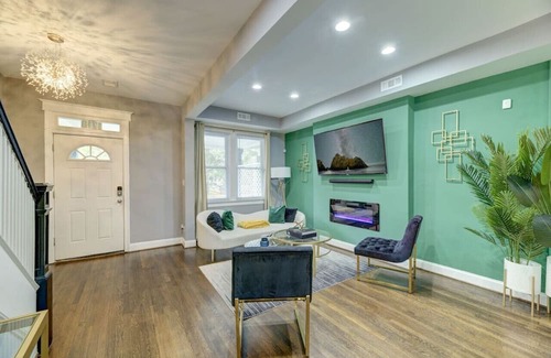 Fairlawn House | Emerald Escape Hilltop Home