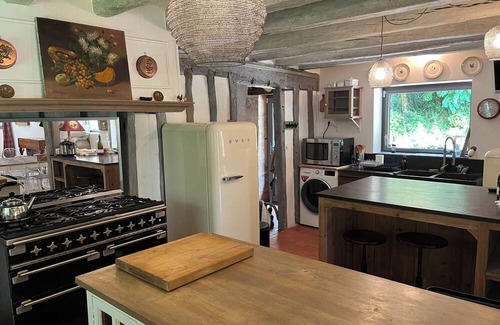 Saint-Ouen-les-Vignes House | Longère à la Campagne Avec Piscine Intérieure, Idéale Famille . Animaux Acceptés