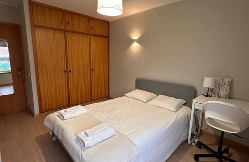 Povoa De Varzim House | Quarto E Casa De Banho Privado 1d
