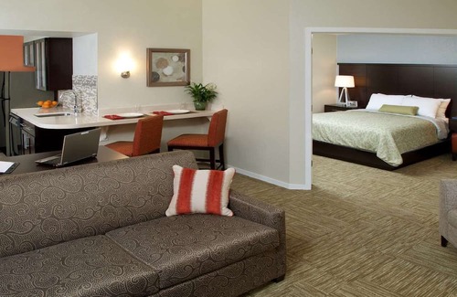 Sunnyvale House | 4 Charming Suites w/Pet-Friendly Rooms, BBQ Area & Fresh Breakfast