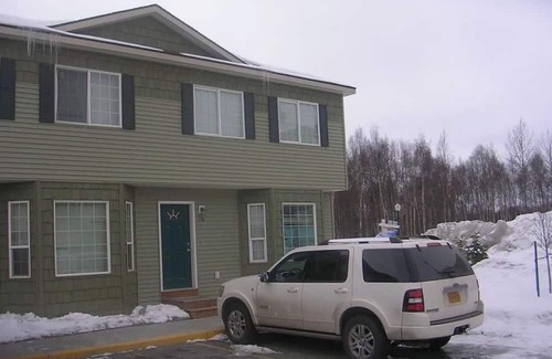 Northeast Anchorage House | Wonderful 3-bedroom townhome in Anchorage with mountain views