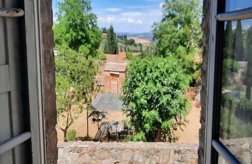 San Quirico d'Orcia House | The House of Two Vines