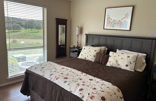 Boerne Bed & Breakfast | Surrounded by nature, 10 minutes from Boerne, with all the comforts of home.