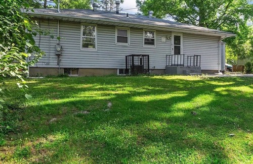 Calverton Park House | 3-bedroom house in enchanting Saint Louis with WiFi, fitness room, AC