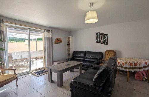 Neuvy-Saint-Sepulchre Cottage | Gite Neuvy-Saint-Sépulchre, 7 bedrooms, 14 persons
