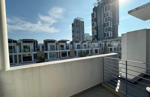 Cyberjaya House | Self Check in Homestay Room 1, Y5 Netflix Parking Coway