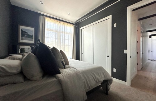 West Colfax House | Upscale 2 Bdrm Townhome with Rooftop in Sloans Lake Denver with Mountain Views