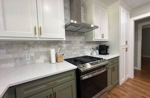 Lancaster House | Newly Remodeled 3-bedroom house with lots of amenities