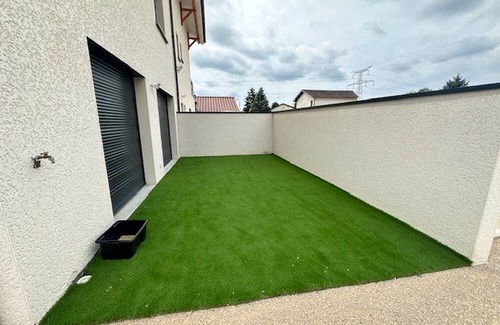 Satolas-et-Bonce Apartment | House 80 with 3 bedrooms lechaffardcom