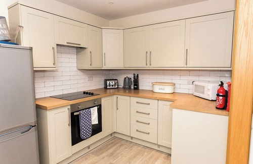 Gatehouse-of-Fleet Cottage | Fantastic three bedroom cottage offering open plan living, with hot tub.