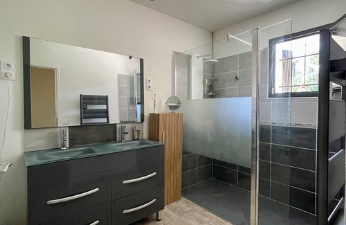 Mondragon House | Villa La Belle Etoile - 4 persons & Swimming pool with breathtaking view