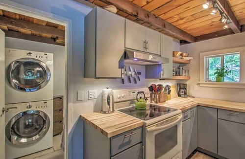 Lake Arrowhead Cottage | Lakefront Cottage | Private Dock | Kayaks