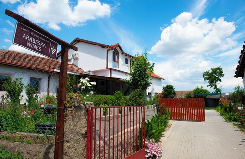 Vardar Region Bed & Breakfast | Arabeska Family Winery & Apartments