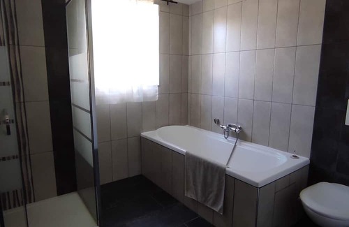 Nogent-l'Artaud Bed & Breakfast | Bedroom with separate entrance, private bathroom and terrace