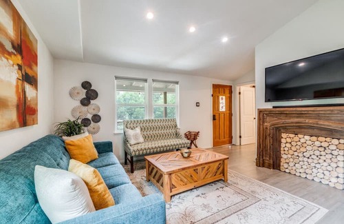 Conroe House | Charming and peaceful 3-bedroom home in delightful Conroe