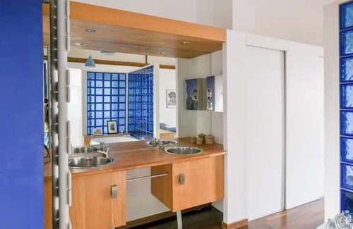 Les Puces de Saint-Ouen Apartment | Magnificent loft steps from flea market and Paris