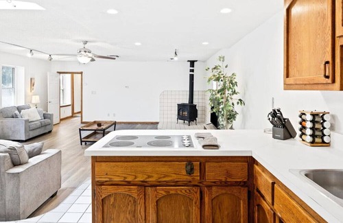 Baker Street House | Bright and Spacious Back House
