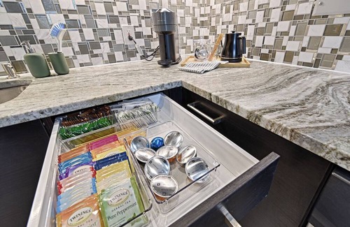 Uptown Apartment | Private Rooftop! Trolley! 1BD 1BA! New!