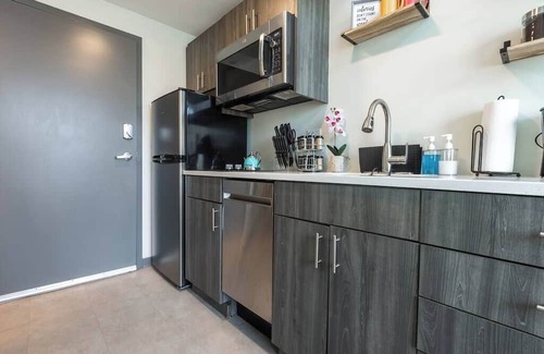 South Kansas City Apartment | Scholar's Row 109