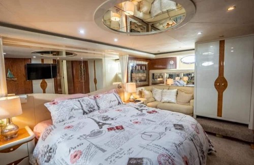 Harbour Island Boat Rental | Livin La Bella Vita-Luxury Yacht -Ace Location