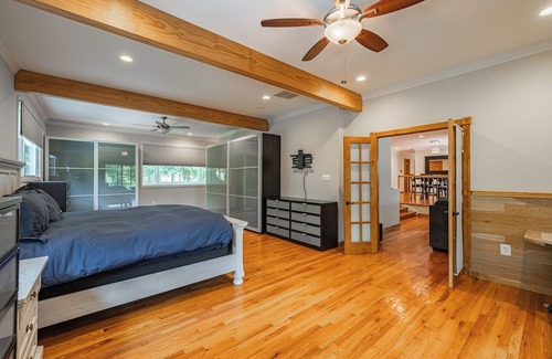 Fort Washington House | Gorgeous LUX 4 Bedrooms with 6 Beds Home RARE