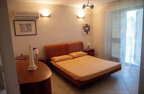 Acquedolci Villa | AMAZING VILLA WITH GARDEN ON THE BEACH