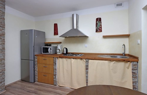 Porozina Apartment | One bedroom apartment with terrace Porozina, Cres (A-23050-a)