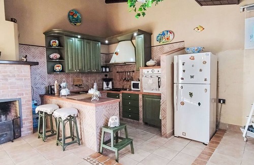 Syracuse Apartment | Beautiful apartment for 4 people with A/C, WIFI, pool, TV, patio and parking