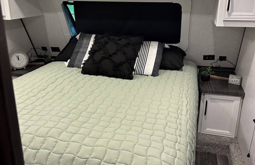 Graford House | RV camping with walking distance to Possum Kingdom Lake!