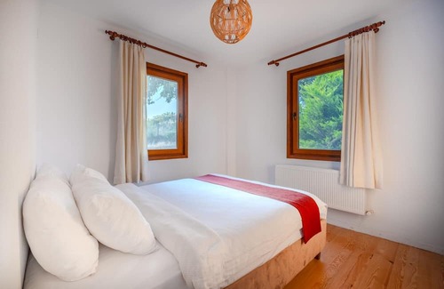 Bozcaada Cottage | House w/ Garden 5 min to Tuzburnu Bay in Bozcaada