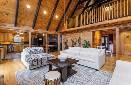 Stafford Cabin | Spacious Stafford Cabin w/Grills & Fire Pit!