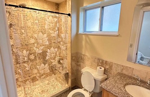 Pittsburgh House | Very CLEAN and COZY house. Down Town 10 min. Waterfront markets, food courts